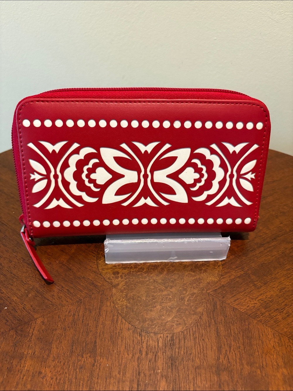 Vera Bradley Wallet  Red Zip-Around / cut out design front & back in white NWOT